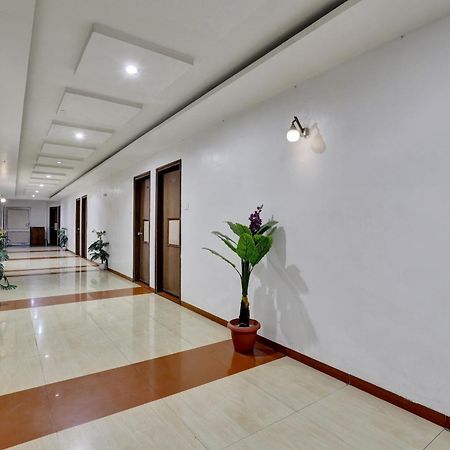Collection O 82926 Hotel Royal Plaza Ахмедабад Екстер'єр фото